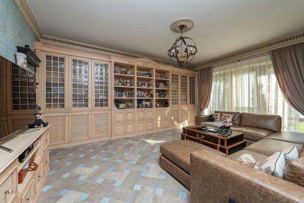 How does the UK promote healthy lifestyles among its citizens?